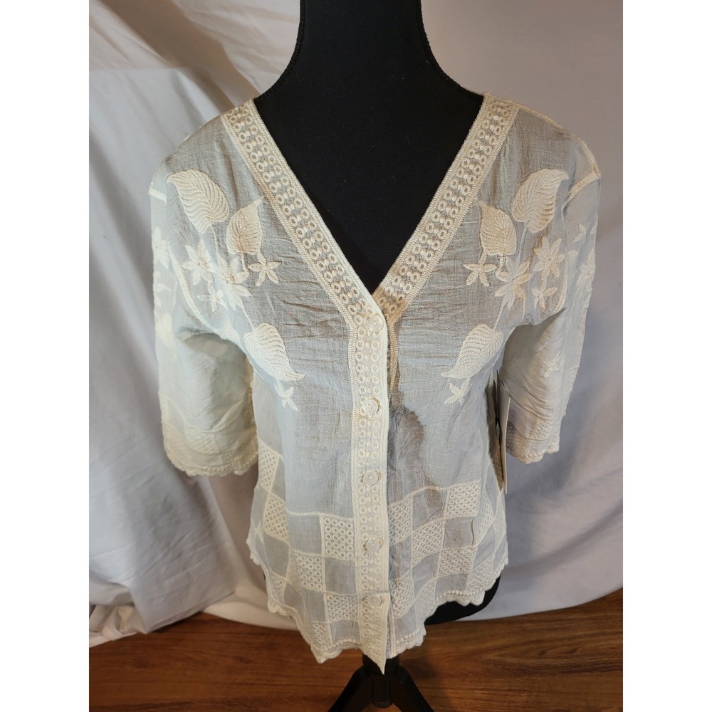 NWT Indigo & Lace Size‎ Small Ivory Cream Embroidered Button Up Top